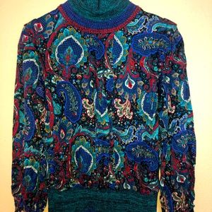 Gorgeous vintage paisley blouse w/ribbing & zipper
